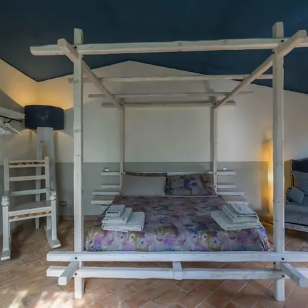 Enchanting Manor House With Ancient Look וילה