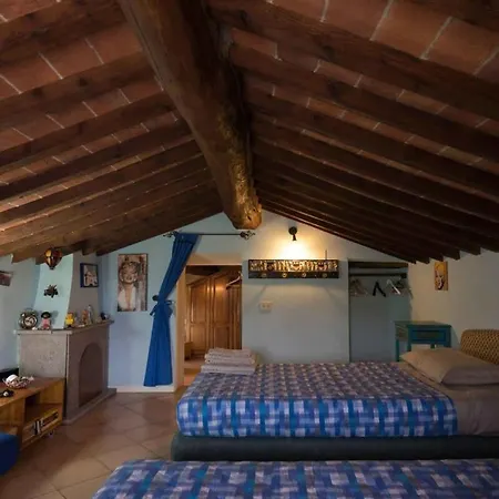 Enchanting Manor House With Ancient Look וילה *