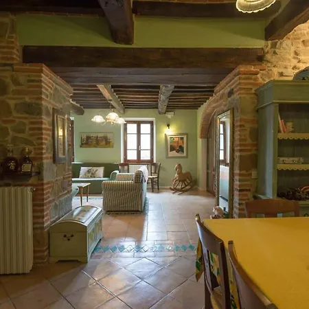 וילה Enchanting Manor House With Ancient Look