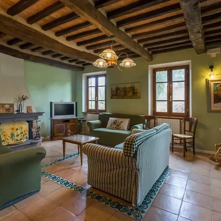 Enchanting Manor House With Ancient Look * לוצ'יניאנו